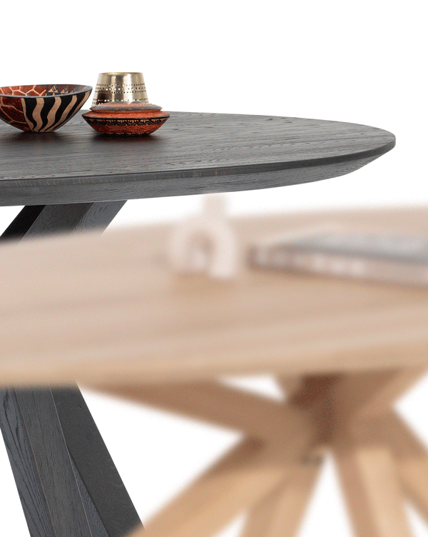 Tafel Cosenza: massief eiken in 2 kleuren