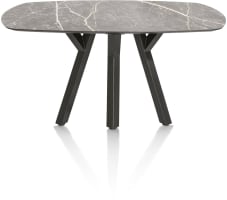 Tisch - oval - 150 x 105 cm.