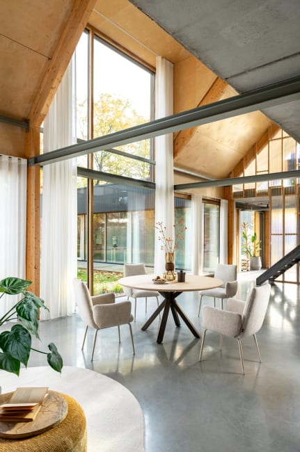 Henders and Hazel - Bovina - armstoel - 4-pootjes