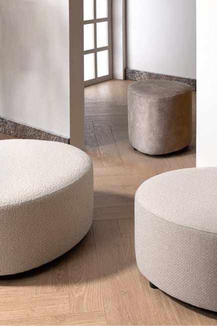 XOOON - Zayna - Sofas - Hocker dreieck 50 cm - H50cm