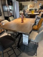 Table bar pied central