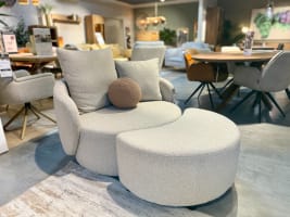 Fauteuil pivotant + pouf