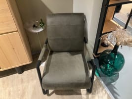 Fauteuil cadre traineau carré métal noir
