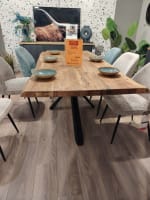 Table à manger de forme organique