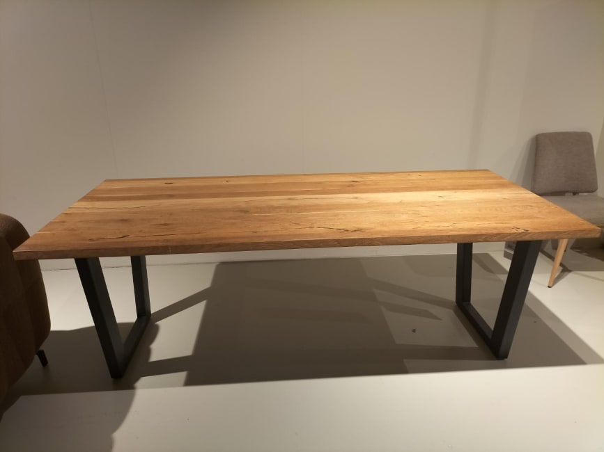 Eetkamertafel