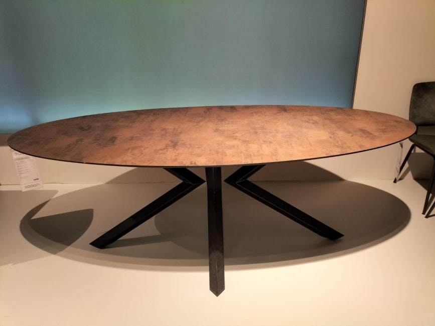 Eetkamertafel
