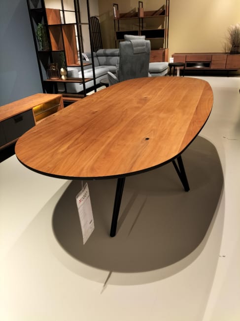 Eetkamertafel