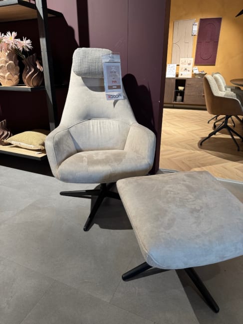 Fauteuil + Hocker