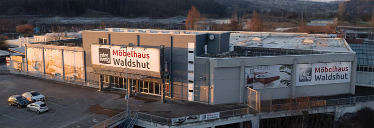 Interliving Möbelhaus Waldshut mit bezahlbaren Designmöbeln von XOOON