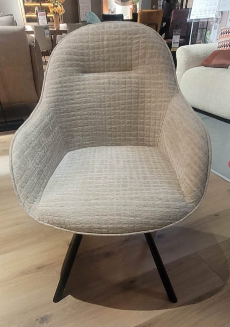 Chaise avec accoudoirs pivotante