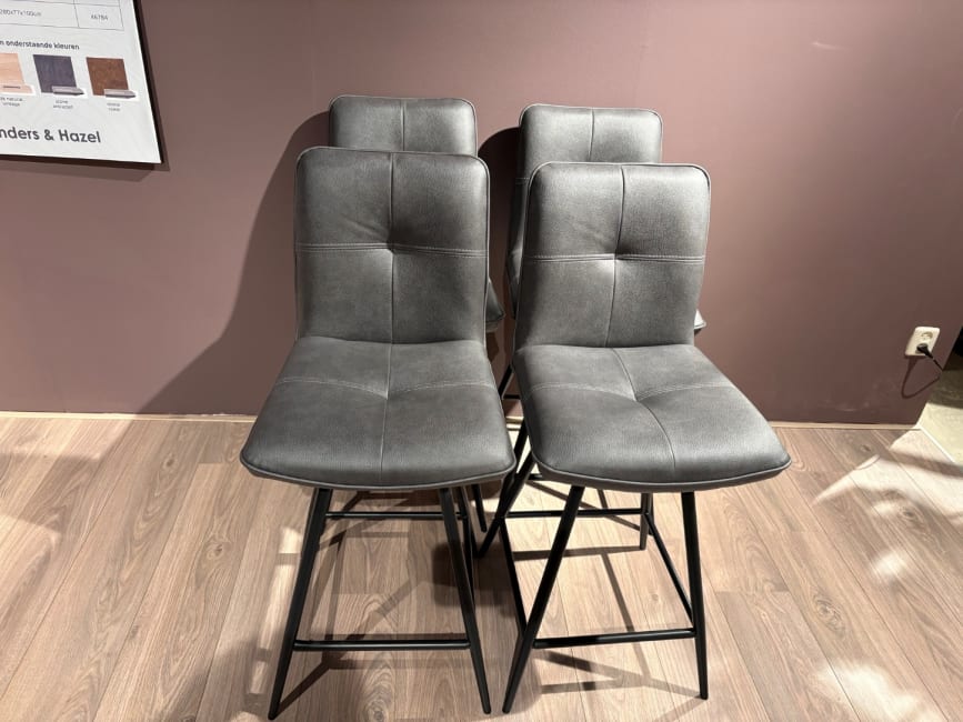 Set van 4x, Barstoel Milva