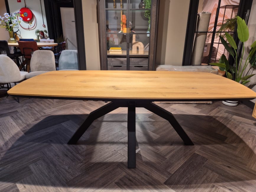 Livada Eetkamertafel