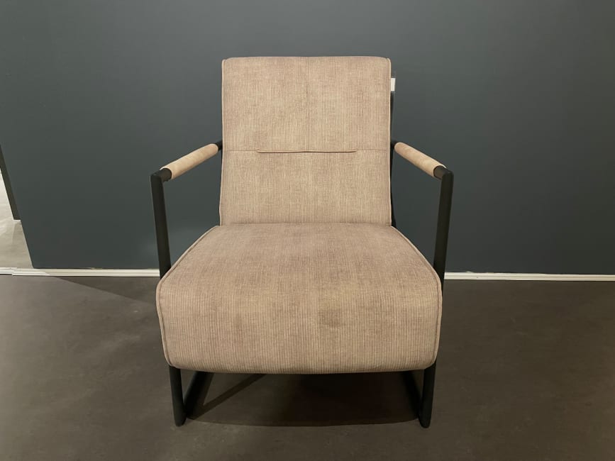 Fauteuil Bueno, metalen armen