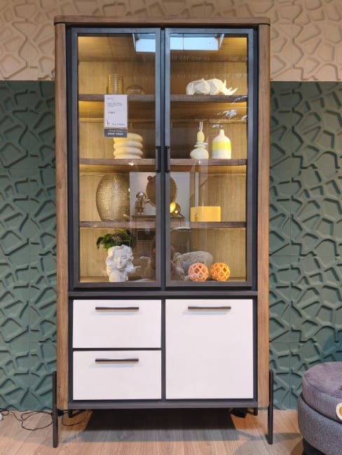 Vitrine 106cm - 2 portes vitrées + 1 porte + 2 tiroirs (+led)