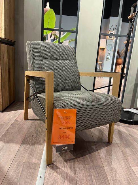 Fauteuil avec accoudoir bois vintage