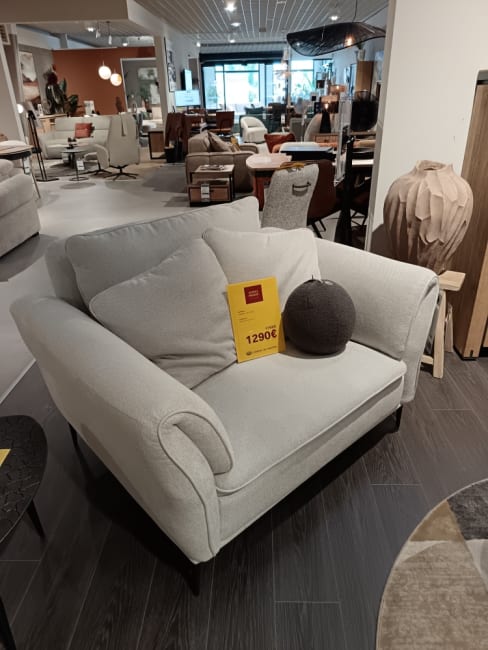 LOVESEAT