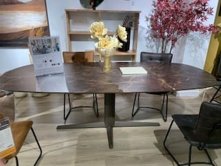 TABLE OVALE