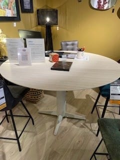 TABLE DE BAR