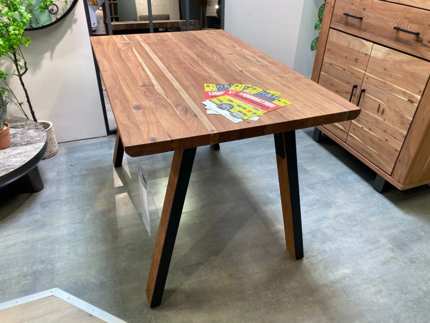 Table de bar 90 x 140 cm. (hauteur: 92 cm.)