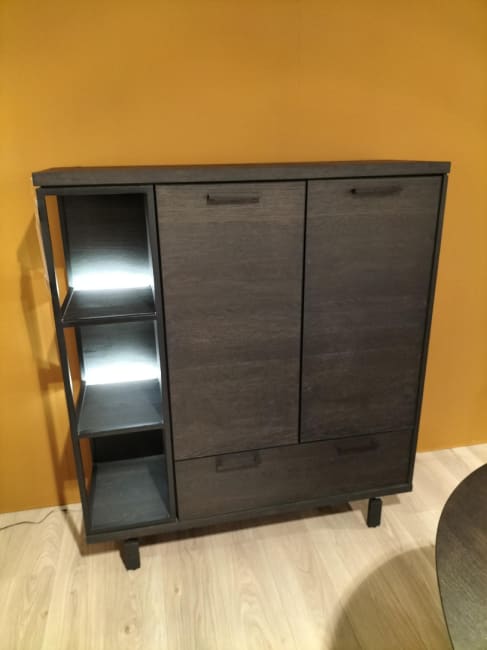 Highboard.