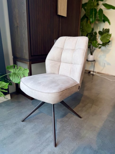 Chaise pivotante