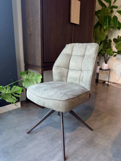 Chaise pivotante