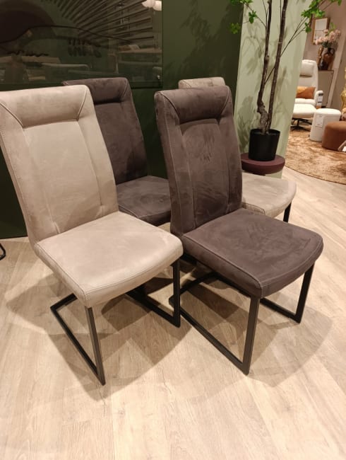 ENSEMBLE DE 4 CHAISES