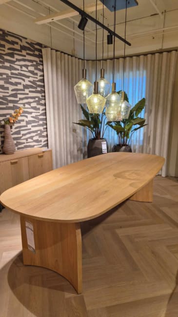 Eetkamertafel
