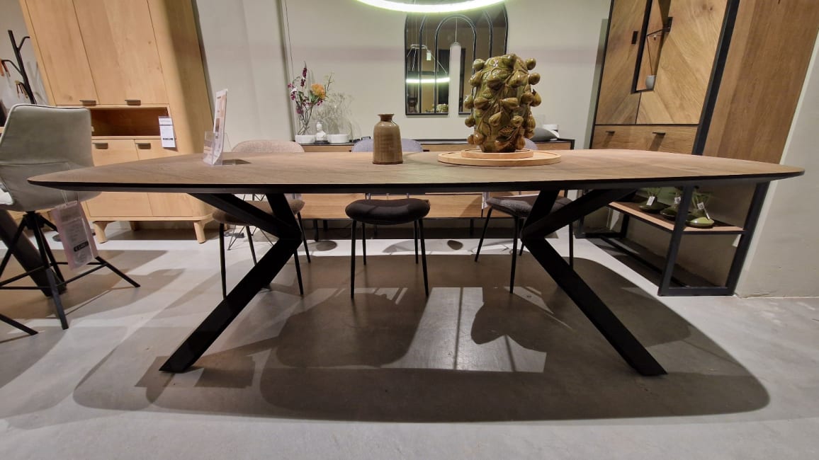 Eetkamertafel