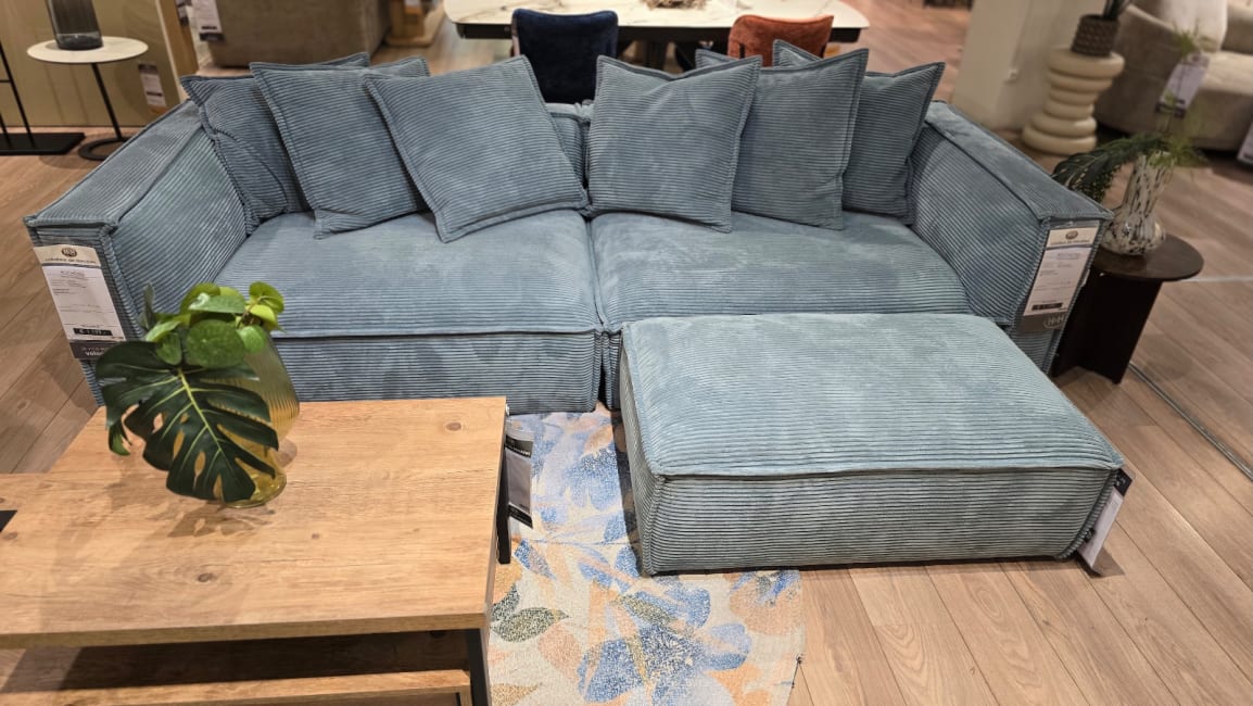 Canapé 4 places + pouf