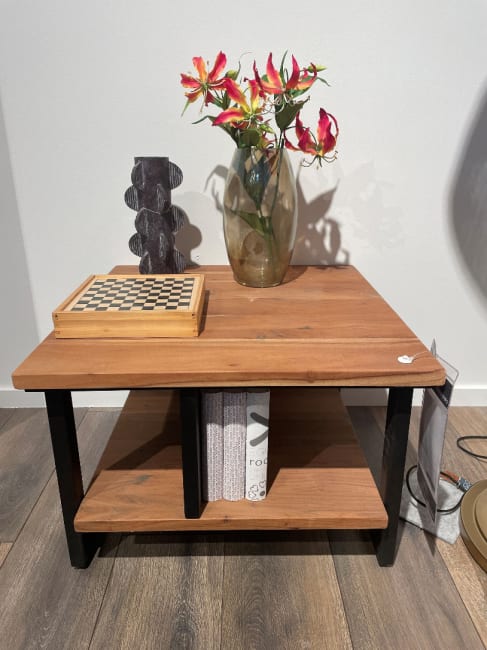 Bout de canapé  60 x 60cm + 2 niches