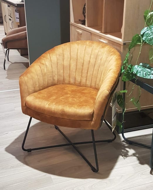 Fauteuil avec cadre en métal noir droit