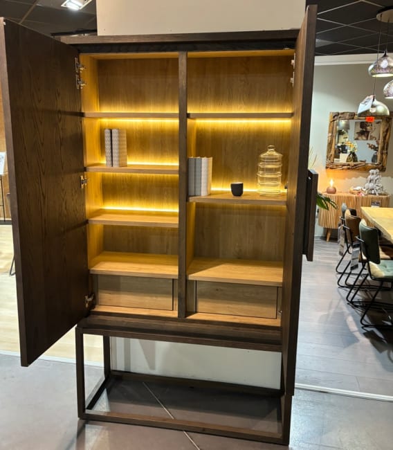 Armoire de rangement