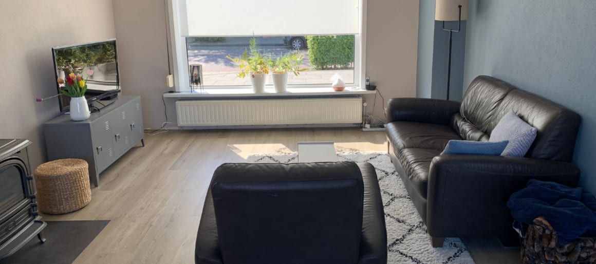 De zithoek van Eline kon nog wel wat gezelligheid en warmte gebruiken