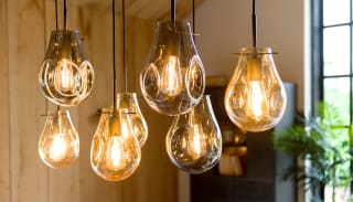 Wandlampen, hanglampen of staande lampen: wat zijn de voordelen van elke soort lamp?