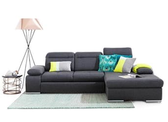 Découvrez notre <a href="/xn/canapes/canapes-d-angles/">canapé d'angle</a> relax deux places et demie avec méridienne et coffre à droite de la collection Arthus. Ce produit permet de bénéficier d'un canapé confortable, mais également d'un meuble de rangement grâce à son coffre. De plus, vous pouvez tirer un autre élément du canapé pour composer un lit deux places, ou simplement pour vous détendre devant la télé ou pour lire un livre. Téléchargez notre <a href="https://depliant.xooon.com/">catalogue</a> !