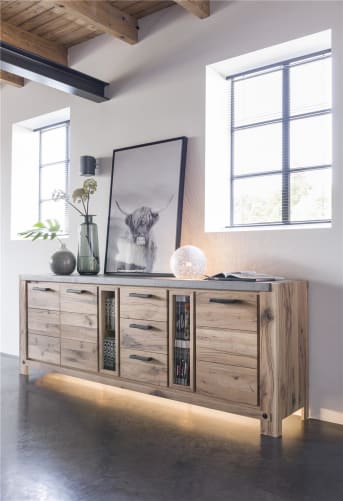 Robuste und unbearbeitete Materialien