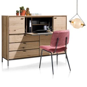 Zwei in einem: Schrank und Schreibtisch