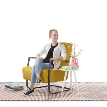 Fauteuil Adra van Happy@Home is een stoere, eigentijdse fauteuil met een heel fijn zitcomfort.<strong> </strong>Je kunt de Adra fauteuil geheel naar eigen smaak samenstellen. Zo heb je wat de bekleding betreft de keuze uit verschillende stoffen in meerdere kleuren. Daarnaast kan de fauteuil ook bekleed worden met verschillende soorten leer. Zo kun je de Adra fauteuil aanpassen aan jouw woonstijl. Het swing-frame is in vintage metaal uitgevoerd. Al met al een heerlijke stoel die zich in elk interieur thuis voelt.<strong></strong>