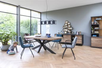 Ce beau <a href="/xn/">buffet bas</a> de la collection Cenon comporte deux portes et deux tiroirs. Avec une largeur de 190 cm, une hauteur de 80 cm et une profondeur de 42 cm, ce meuble aura toute sa place dans une belle pièce de vie ou un salon décoré avec soin. Design et moderne, il dispose d'un éclairage led et est composé dans un bois couleur sable. Il dispose d'un cadre et de pieds anthracites. Téléchargez notre <a href="https://depliant.xooon.com/">catalogue</a> !