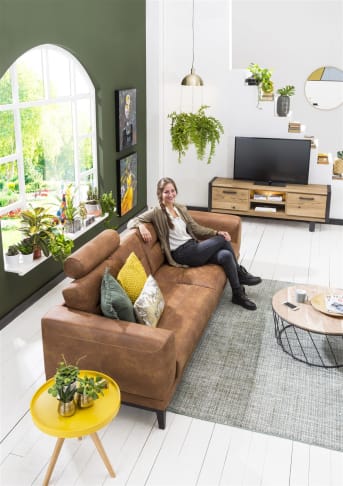 Dit <a href="/hm/kasten/dressoirs/">lowboard</a> uit de Brooklyn collectie van Happy@Home heeft 2 kleppen en 2 niches. De niches zijn voorzien van LED verlichting. Dankzij de combinatie van eikenhout en metaal heeft dit lowboard een stoere robuuste uitstraling. Het hout is afgewerkt in de warme kleur railway brown. Er is ook nog een grotere variant verkrijgbaar.