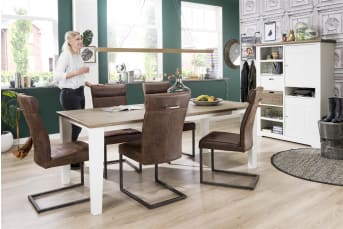De Malton <a href="/hm/tafels/eettafels/">eetkamertafel</a> van Happy@Home komt goed tot zijn recht in een landelijk, romantisch interieur. De tafel past perfect bij de Mallorca-meubecollectie en heeft dezelfde kleurcombinatie: wit en Wagon Grey. Het tafelblad van Acaciahout is handmatig bewerkt, waardoor de tafel een mooie vintage uitstraling heeft. De eetkamertafel is in 3 afmetingen verkrijgbaar:160 x 90 cm, 180 x 90 cm en 210 x 100 cm.