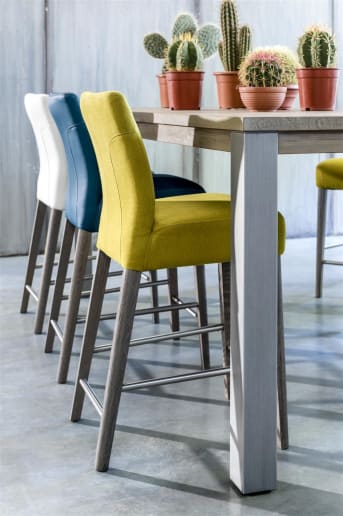 Deze rechthoekige houten bartafel van A La Carte bestaat uit een tafelblad van 160 x 90 cm en heeft metalen poten. Wilt u liever een andere maat en houten poten? Dan kan dat. Henders & Hazel biedt u met dit programma de mogelijkheid om zelf uw bartafel, eetkamertafel en salontafel samen te stellen uit diverse losse componenten.