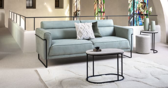 Petit mais cosy : 4 bonnes raisons d’opter pour un canapé deux places