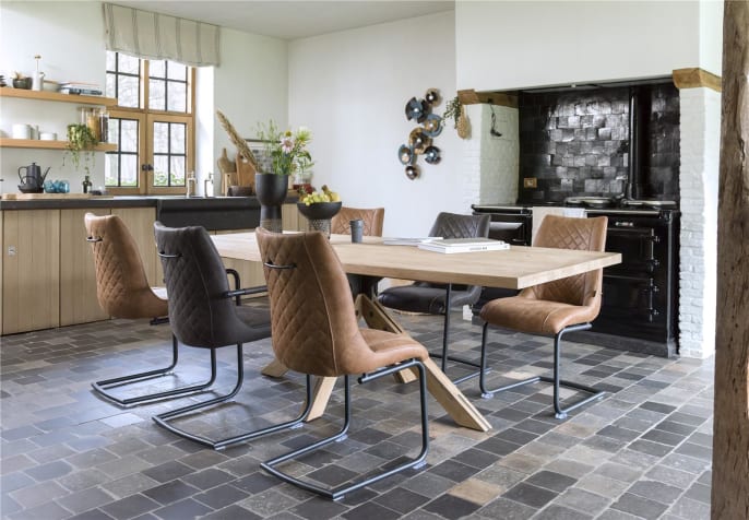 Le tableau parfait : des meubles aux coutures décoratives
