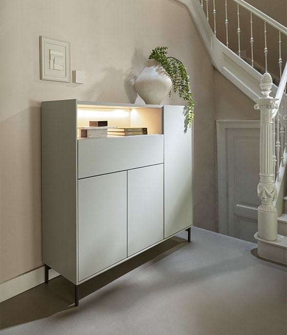Dressette NOON heeft een strakke en moderne vormgeving. 