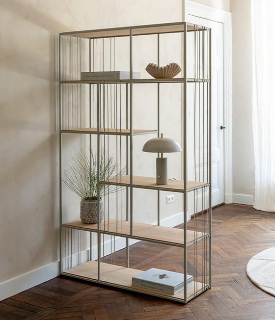 De roomdivider van NIORA past perfect bij de NOOON kasten collectie