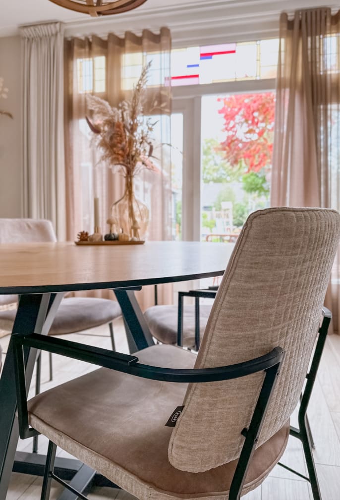 Table Ridgefield at chaise Faas