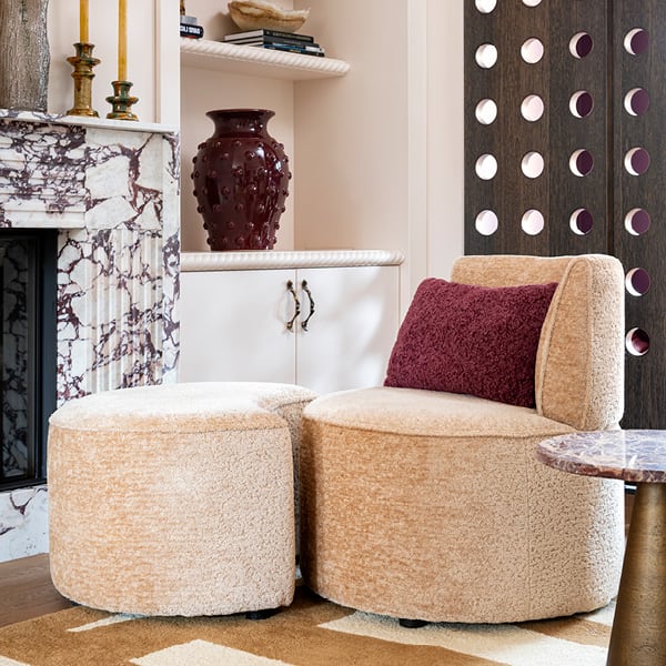 Roan fauteuil met Roan poef maan