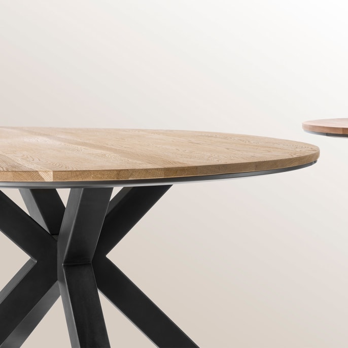 The COLOMBO oval bar table made by XOOON